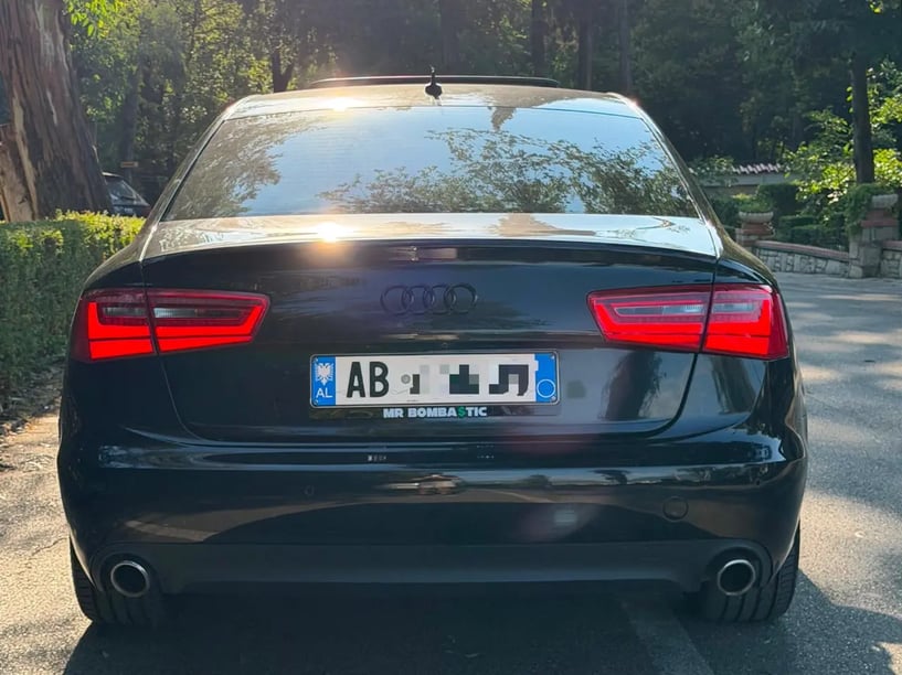Alquila un coche en Tirana