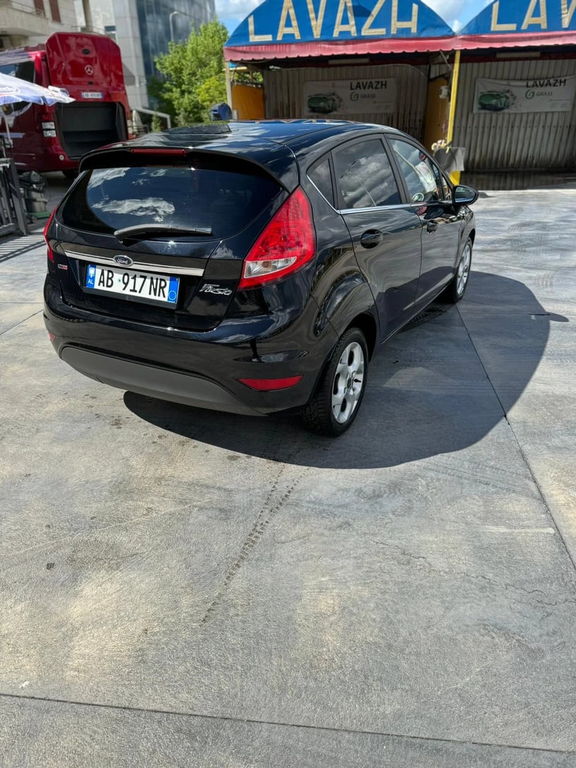 Wynajmij samochód w Tirana