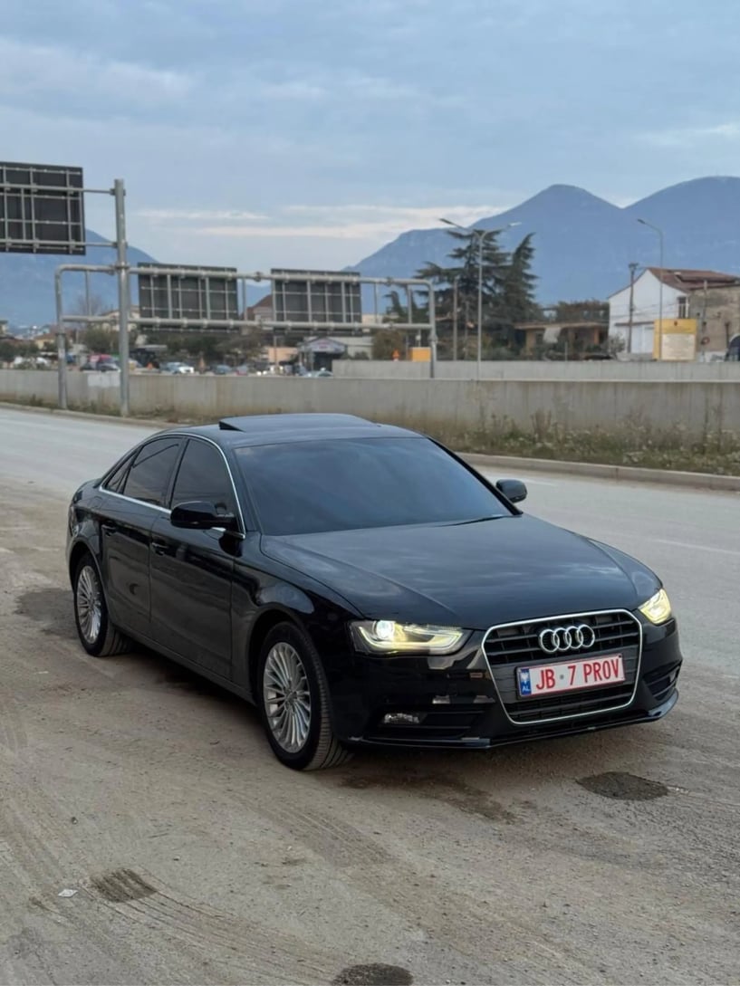 Alquila un coche en Tirana