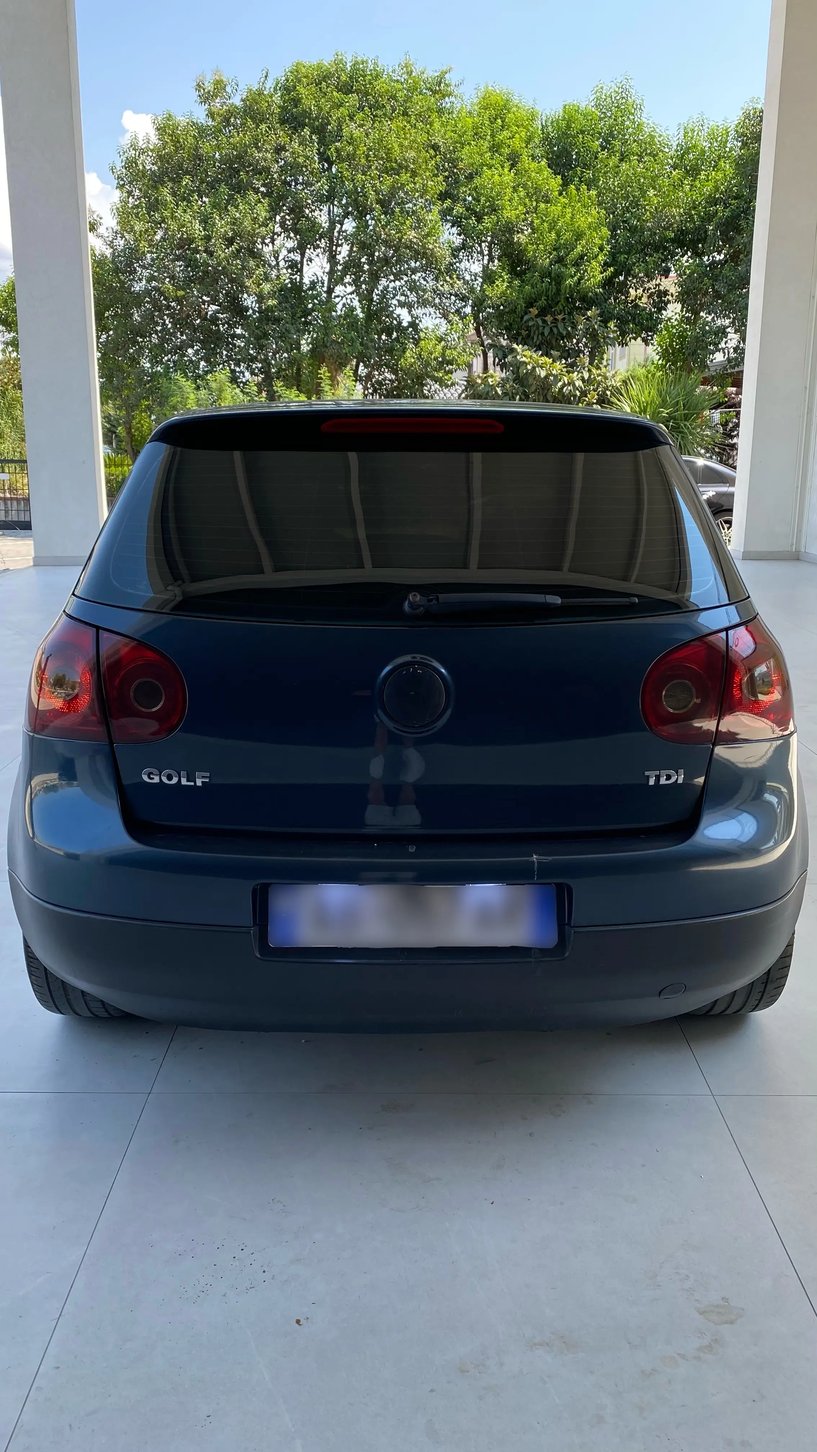 Noleggia un'auto a Durrës