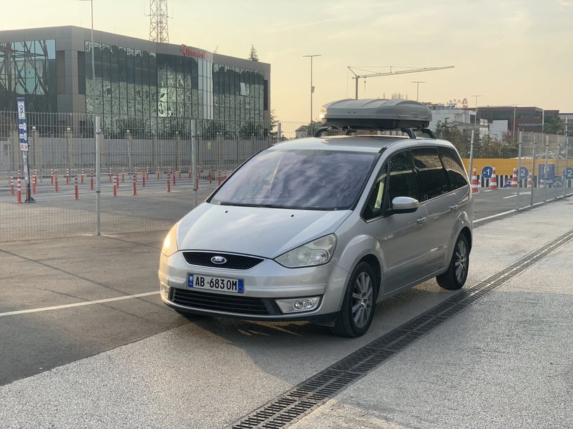 Wynajmij samochód w Tirana