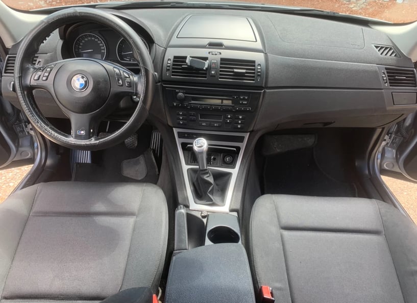 Noleggia un'auto a Tirana