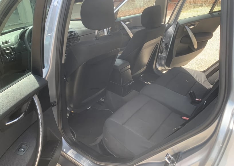 Noleggia un'auto a Tirana