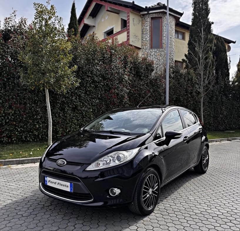 Rent a car in Tirana