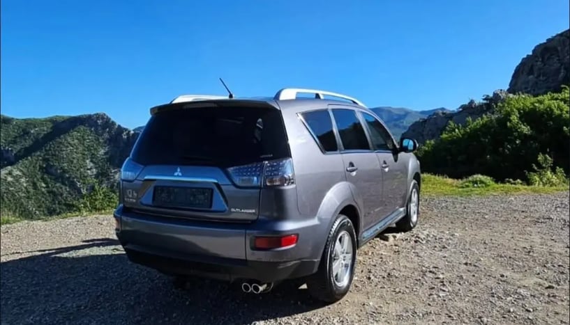 Noleggia un'auto a Tirana