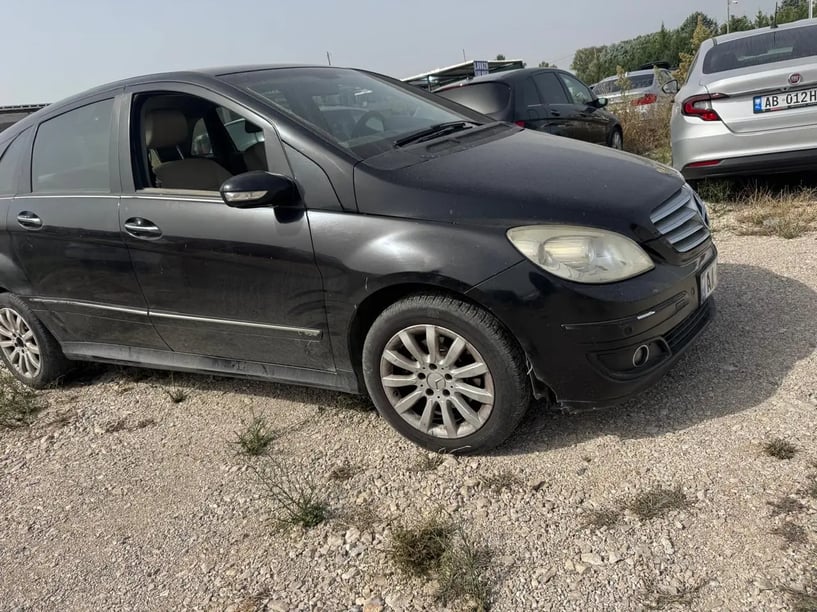 Louer une voiture à Tirana