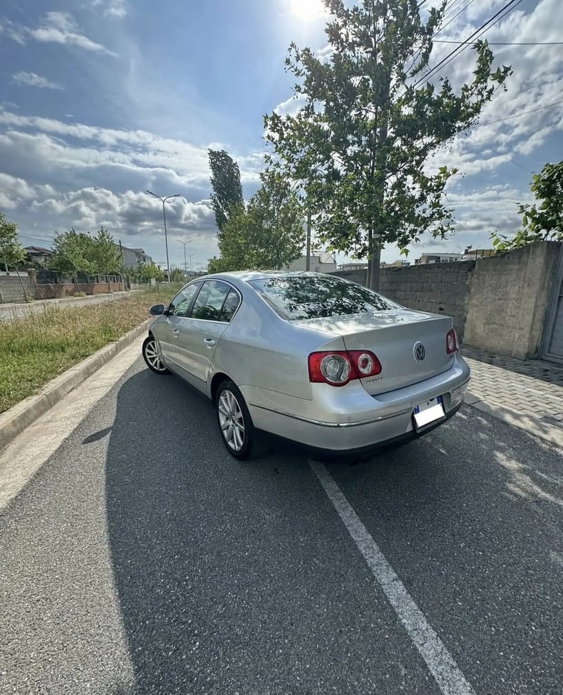 Rent a car in Tirana