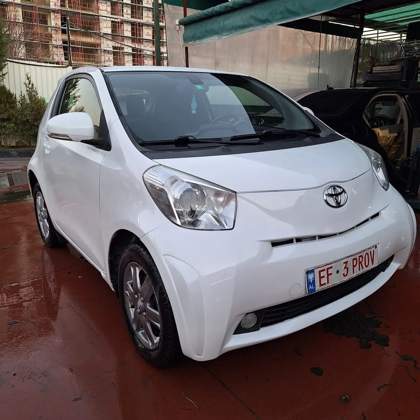 Alquila un coche en Tirana