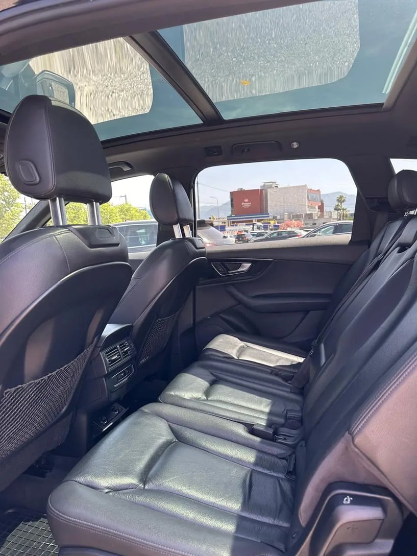 Louer une voiture à Tirana