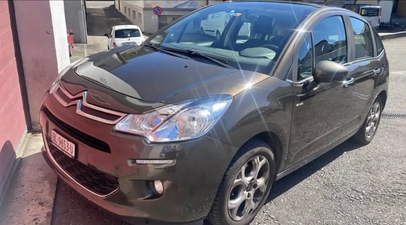 Alquila un coche en Tirana