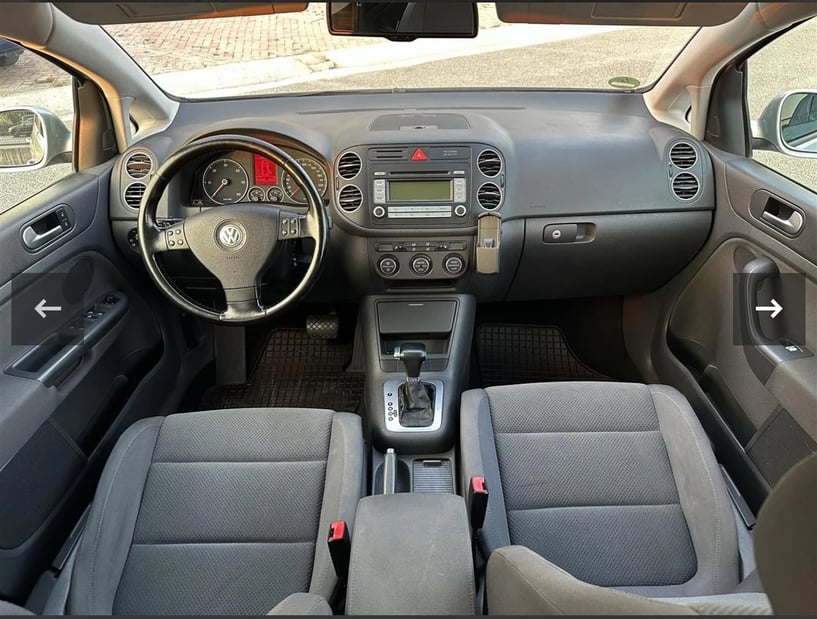 Merrni me qira një makinë në Tirana