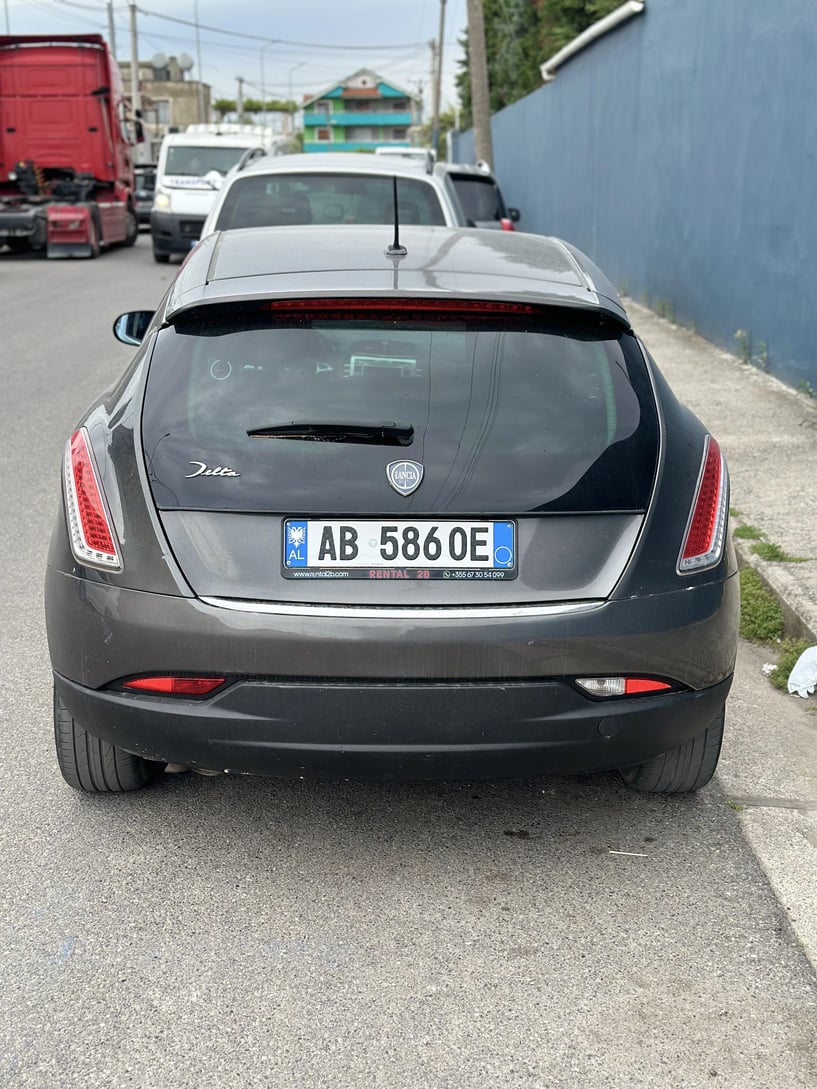 Alquila un coche en Durrës