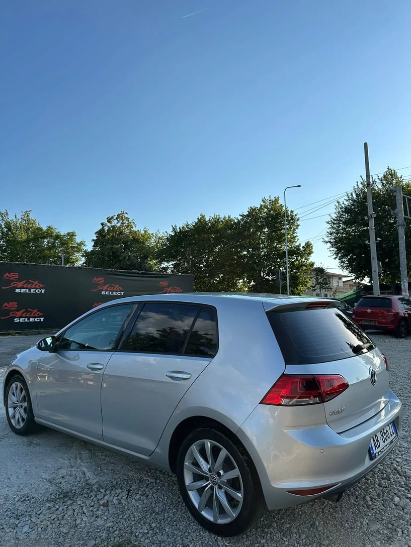 Wynajmij samochód w Tirana
