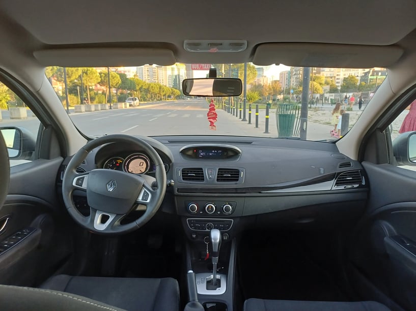 Louer une voiture à Tirana
