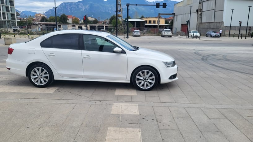 Rent a car in Tirana