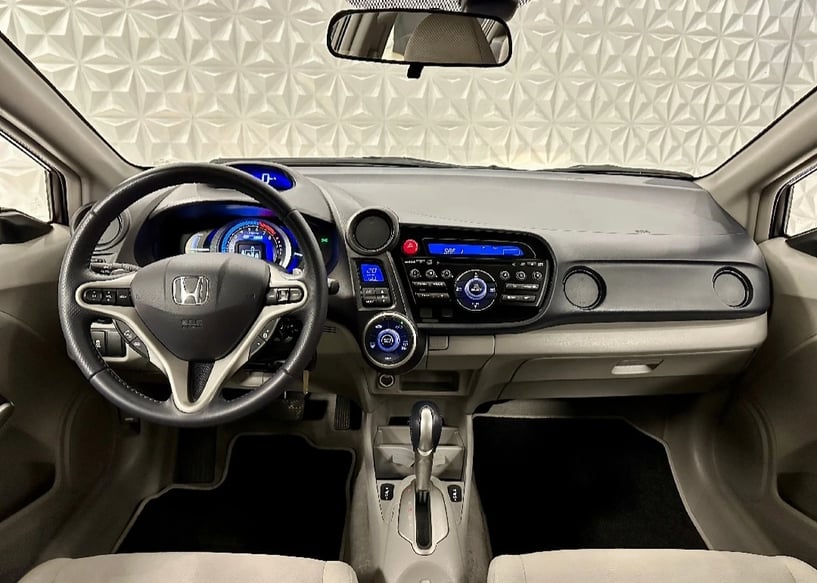 Merrni me qira një makinë në Tirana