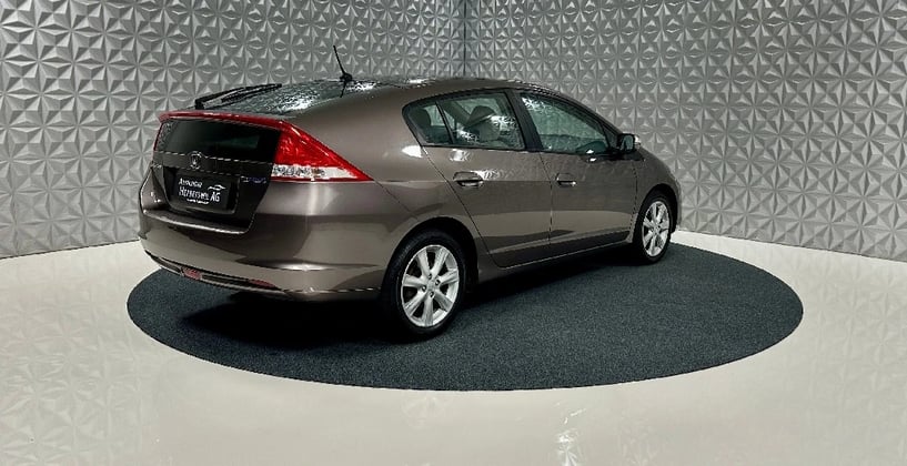 Merrni me qira një makinë në Tirana