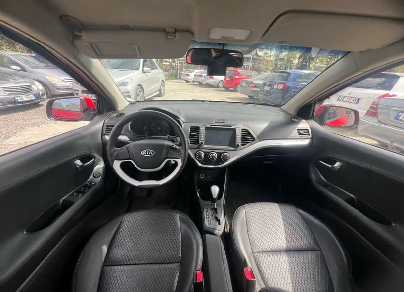 Wynajmij samochód w Tirana