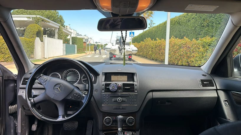 Noleggia un'auto a Tirana