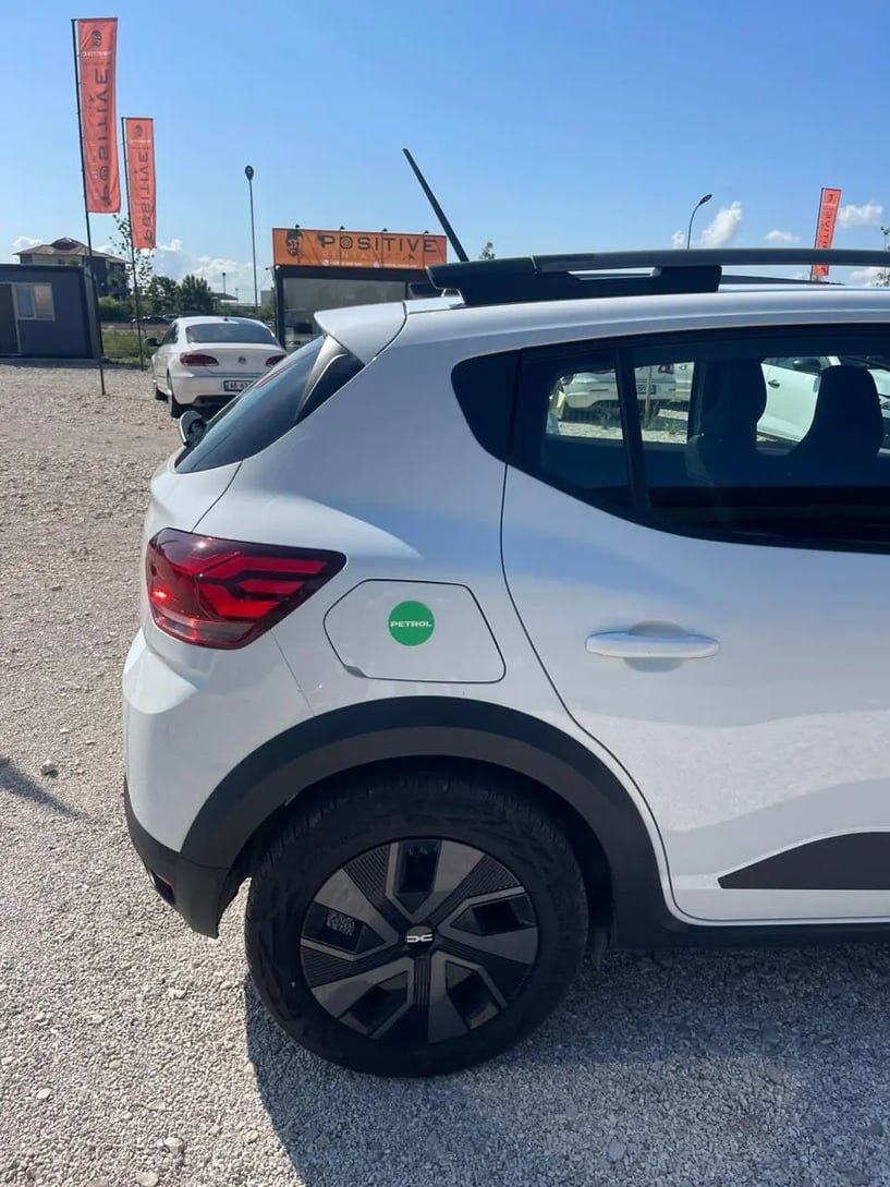 Alquila un coche en Tirana