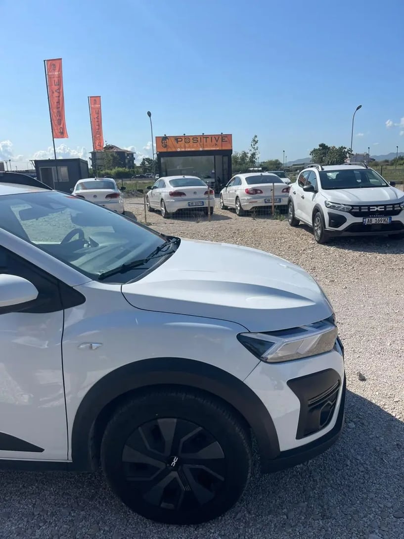 Alquila un coche en Tirana