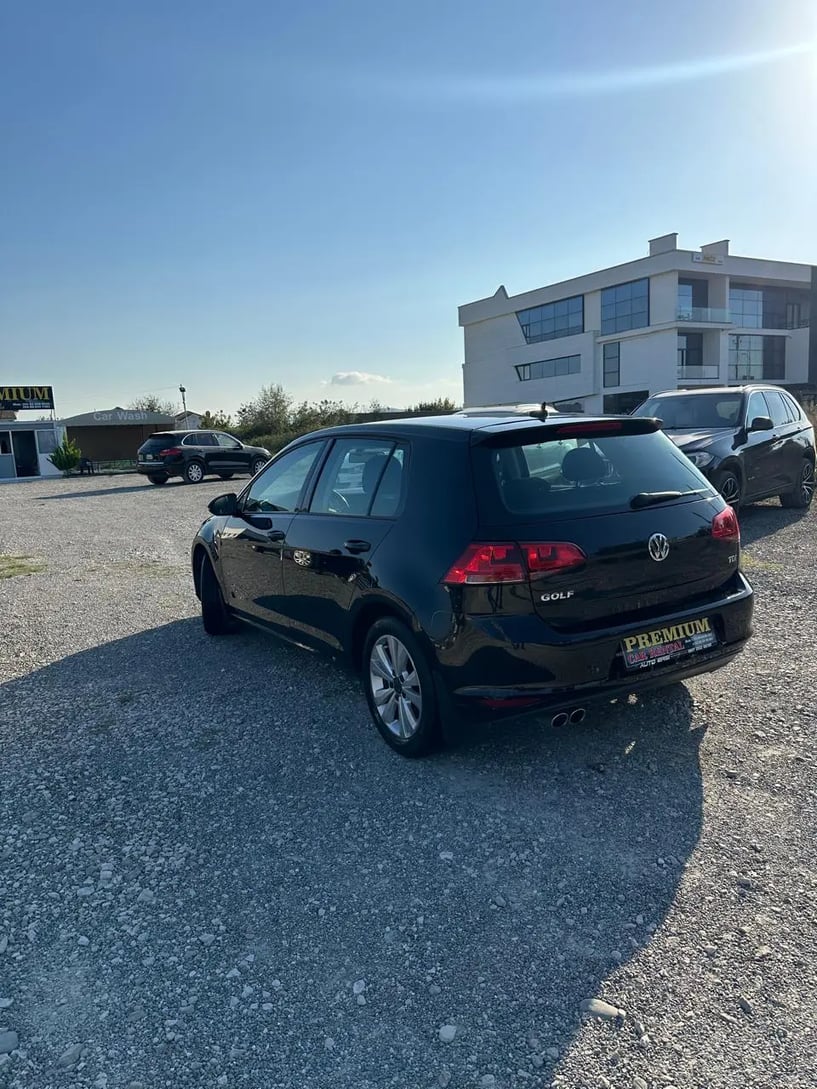 Louer une voiture à Tirana