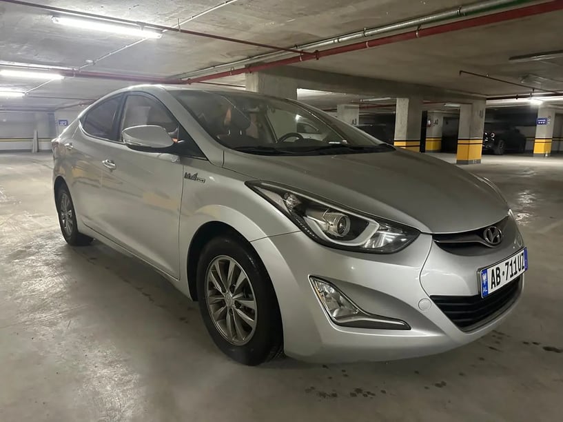 Wynajmij samochód w Tirana