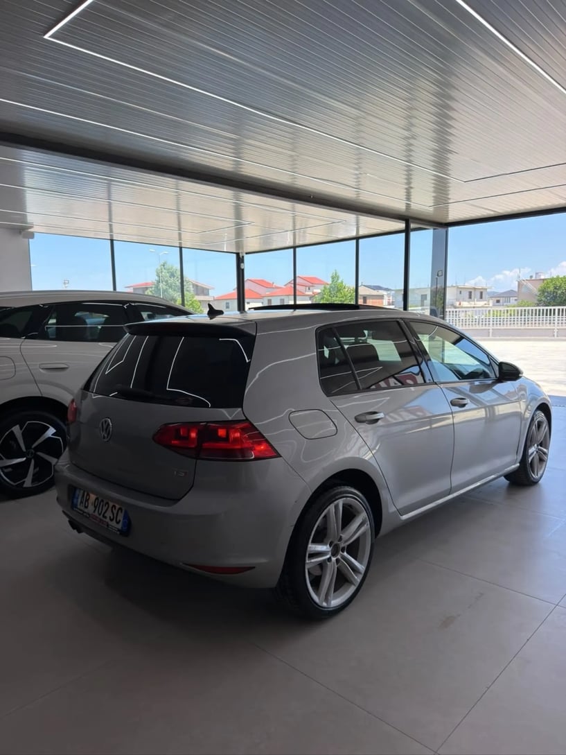Rent a car in Tirana