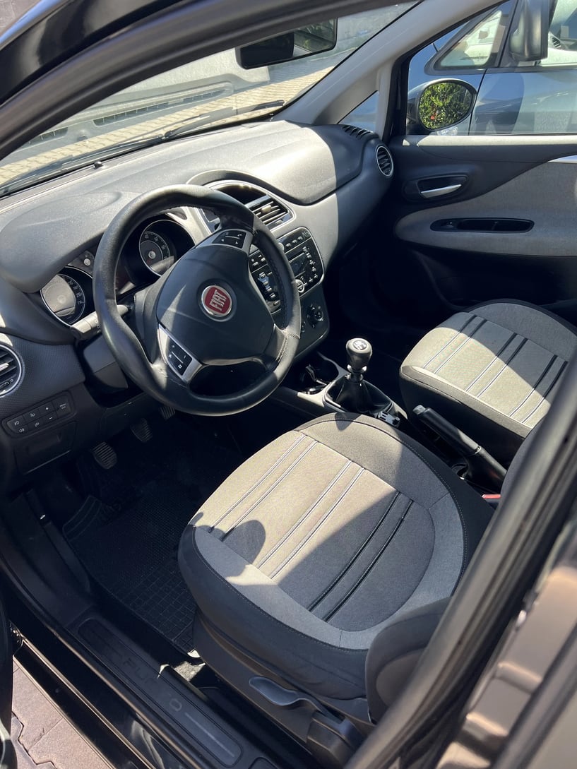 Wynajmij samochód w Tirana