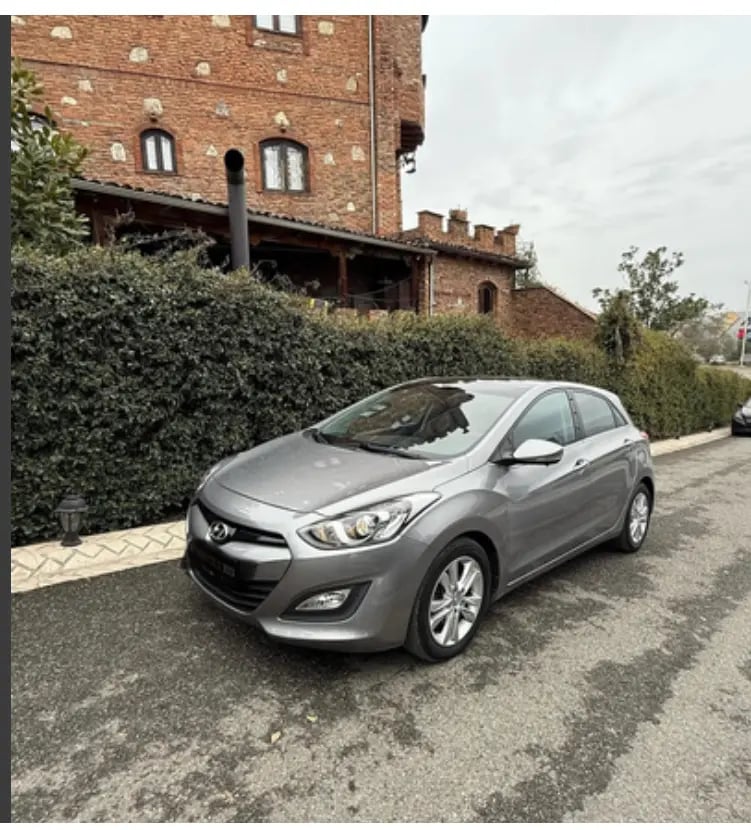 Rent a car in Tirana