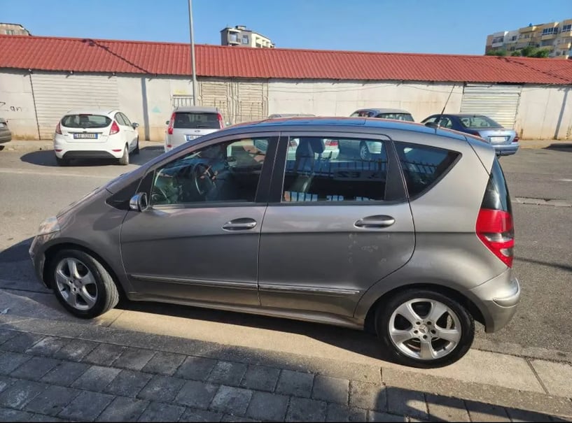 Louer une voiture à Shkodër