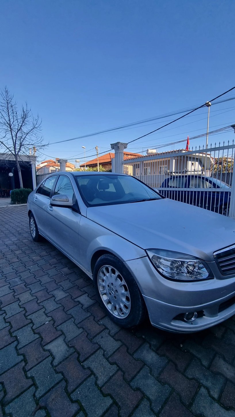 Auto mieten in Tirana
