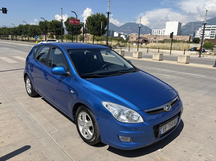 Wynajmij samochód w Tirana