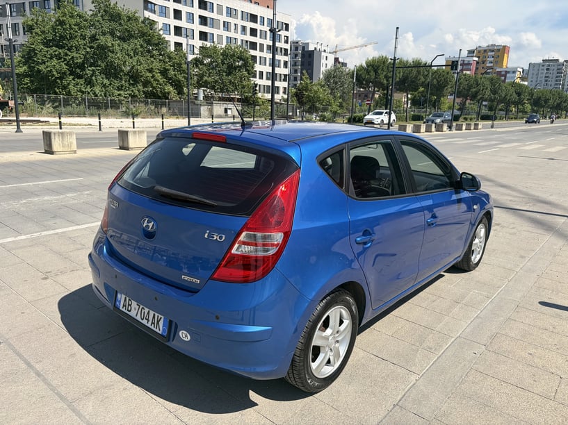 Wynajmij samochód w Tirana