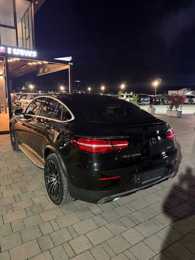 Louer une voiture à Tirana