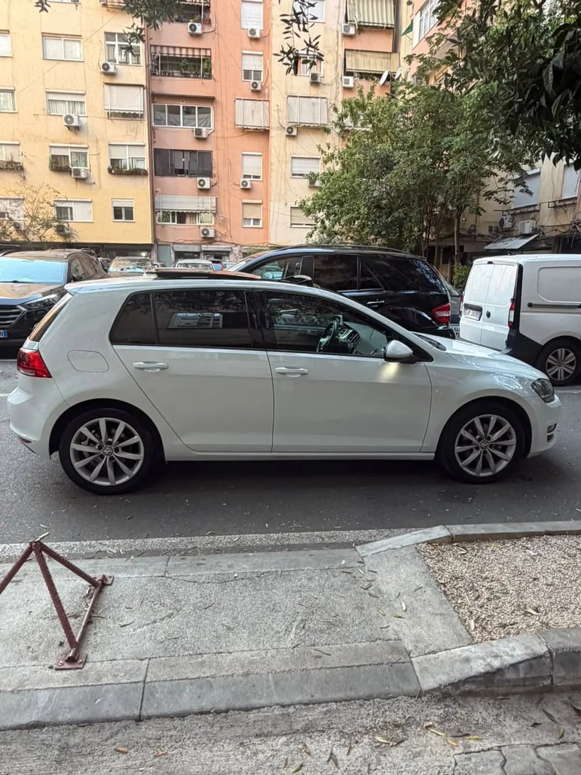 Rent a car in Tirana