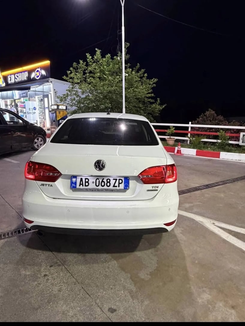 Rent a car in Sarandë