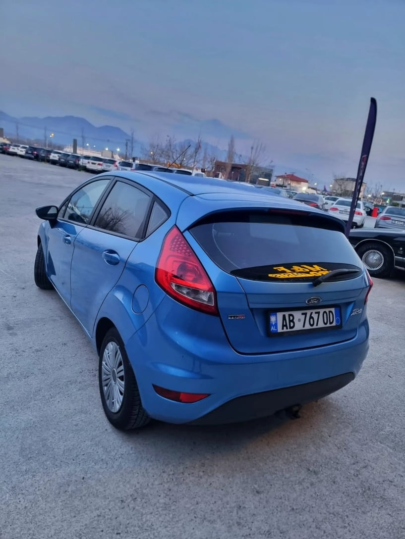 Noleggia un'auto a Durrës