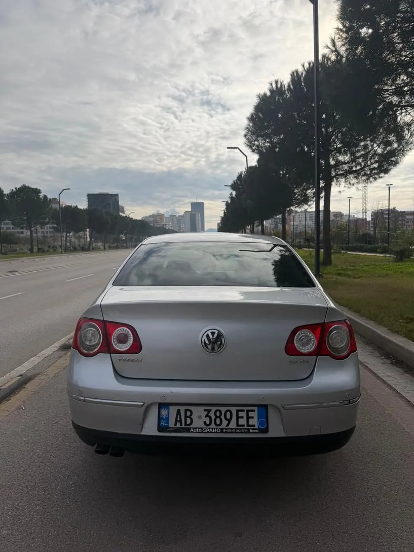 Merrni me qira një makinë në Tirana