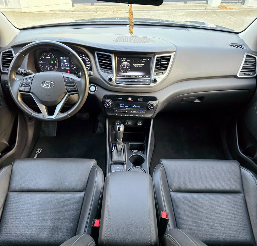 Noleggia un'auto a Tirana