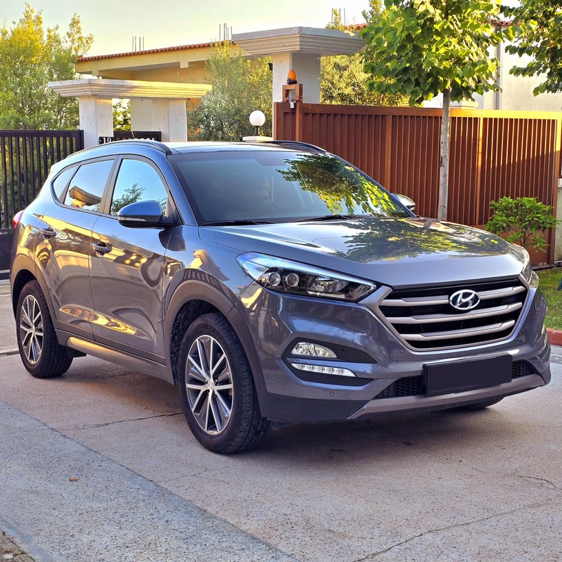 Noleggia un'auto a Tirana