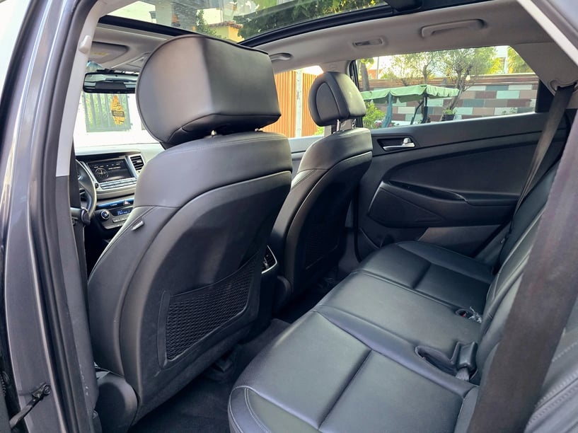 Noleggia un'auto a Tirana