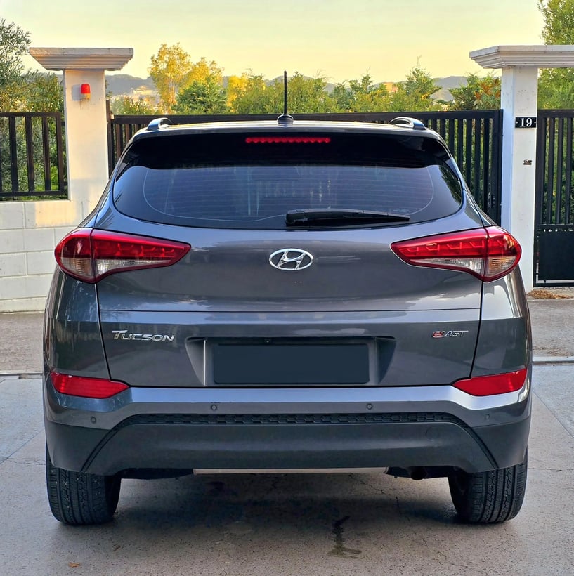 Noleggia un'auto a Tirana