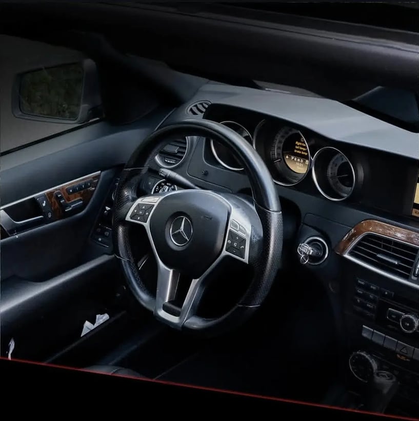 Wynajmij samochód w Tirana