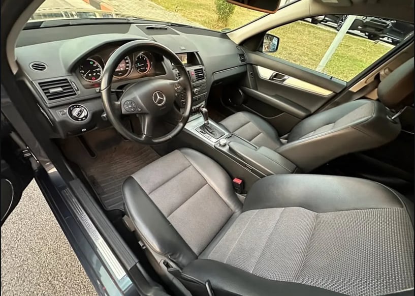 Wynajmij samochód w Tirana