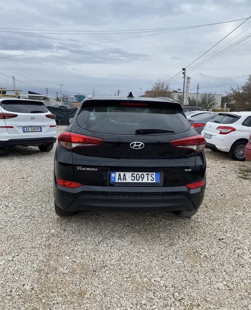 Wynajmij samochód w Tirana