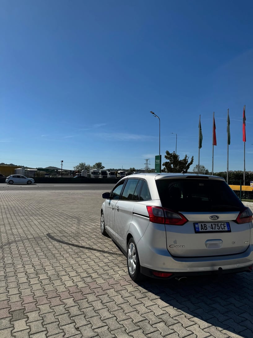 Auto mieten in Tirana