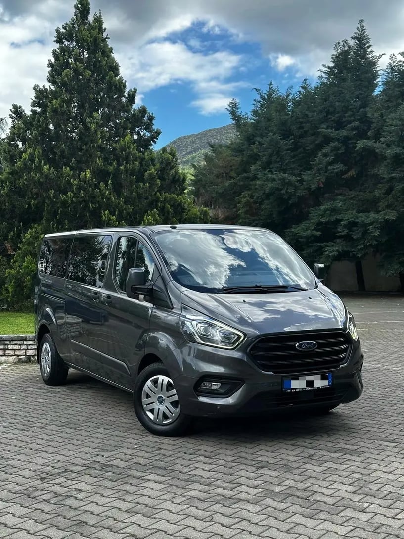Alquila un coche en Tirana