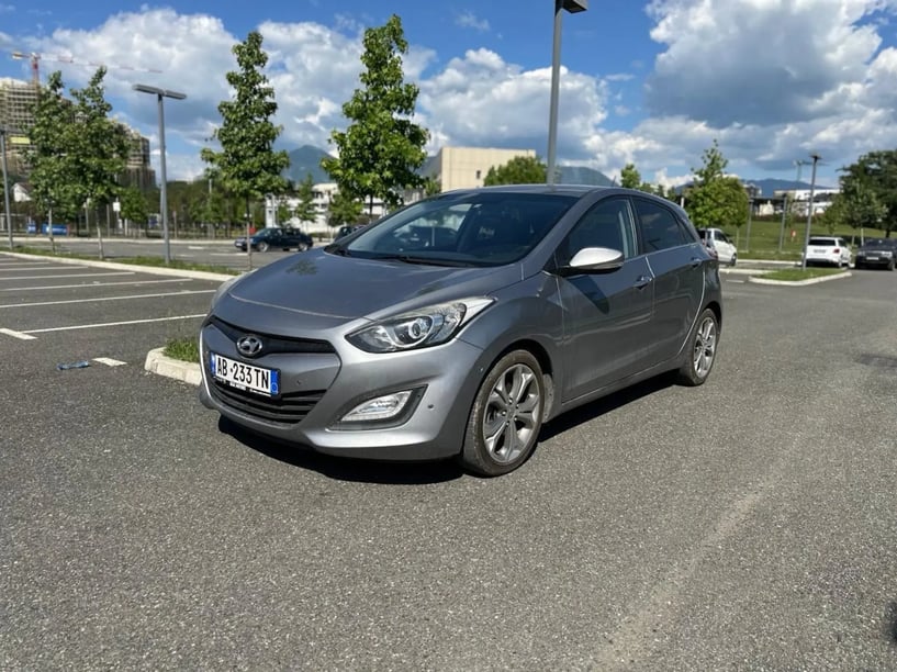 Rent a car in Tirana