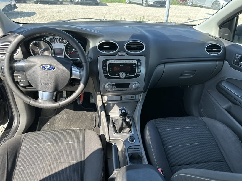 Alquila un coche en Tirana